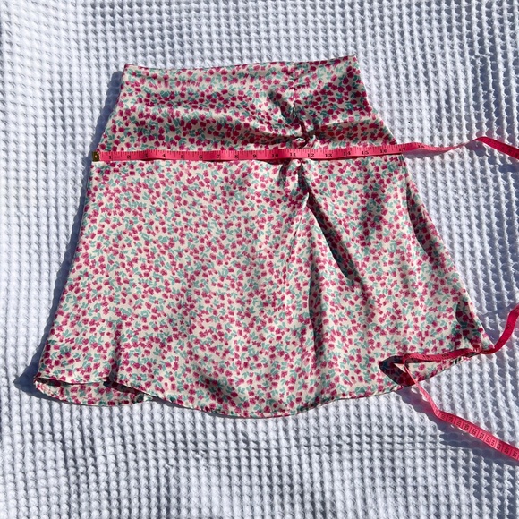 Japan Flower Mini Skirt - Picture 11 of 12